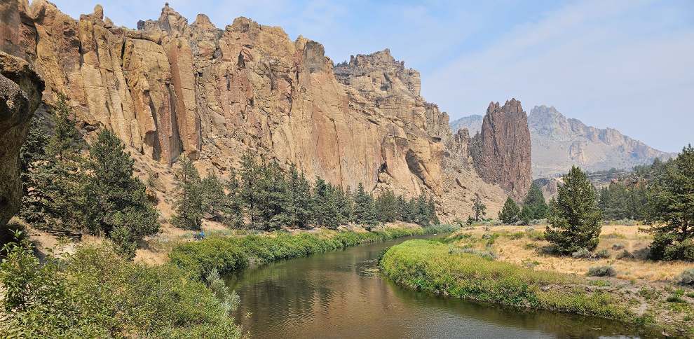 mountain alongside a river in Oregon State